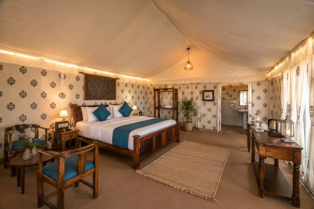 Semi-luxury air-conditioned tent room with double bed